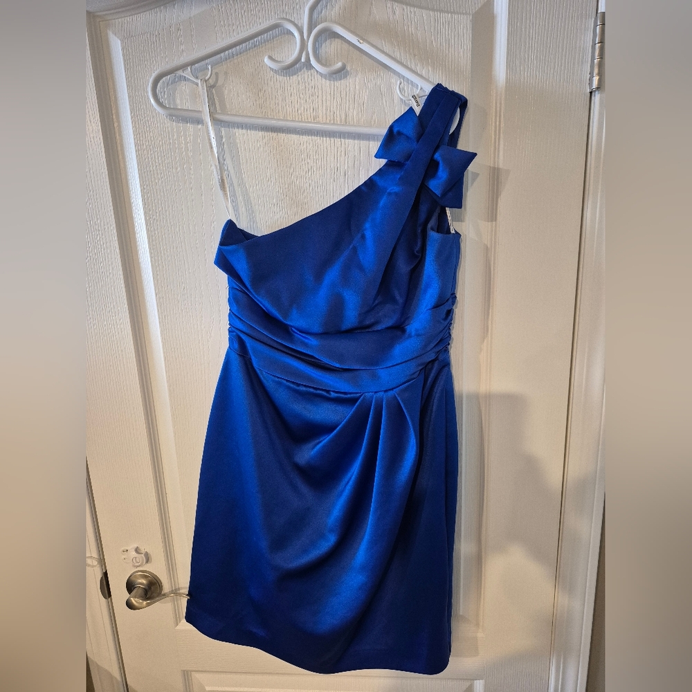 Elegant Blue One-Shoulder Dress